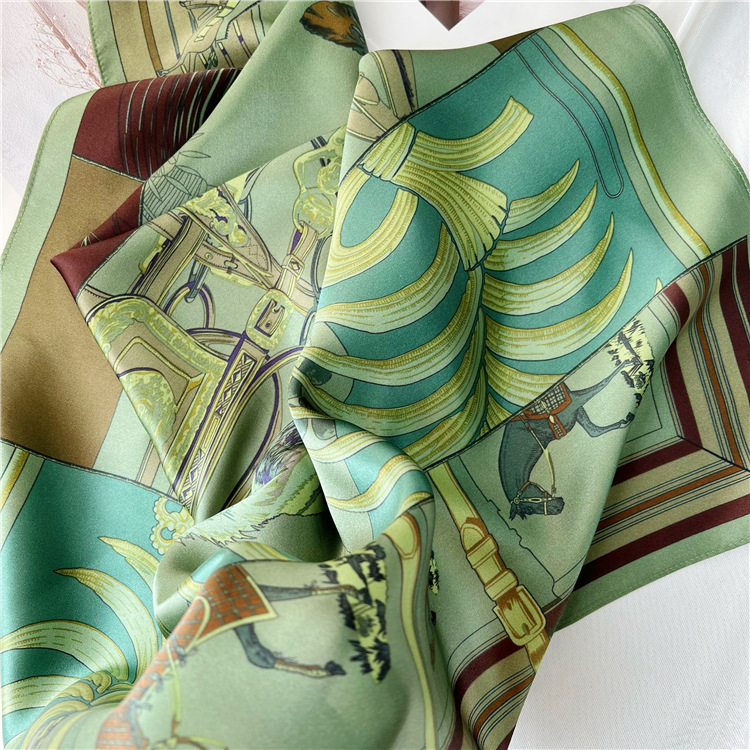 Luxury Bags For Summer - Lenço de Seda Verde 65CM de